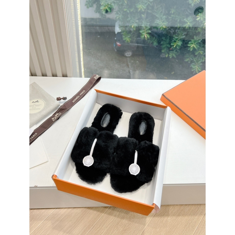 H**mes slippers